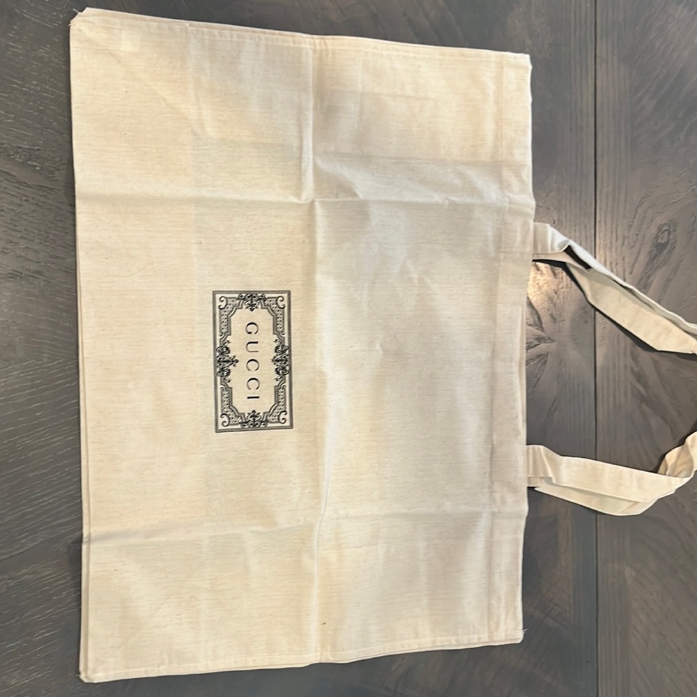 Authentic Gucci linen shopping bag.